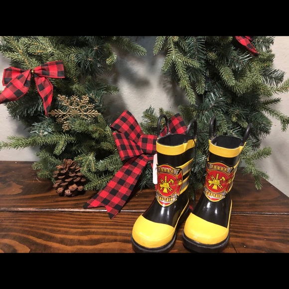 BRAND NEW!!  Fireman Rainboots!! - Picture 2 of 4